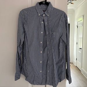 Vineyard Vines button down shirt